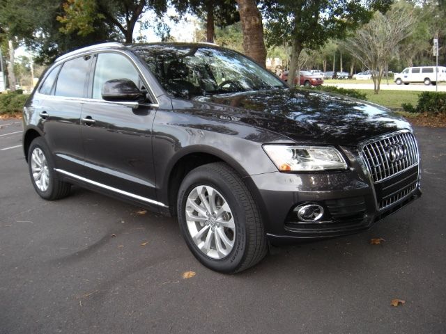 Audi : Q5 PREMIUM PLUS NAV  BACK UP CAM PANO ROOF ALLOY WHEELS HEATED SEATS CLEAN CARFAX ONE OWNER!