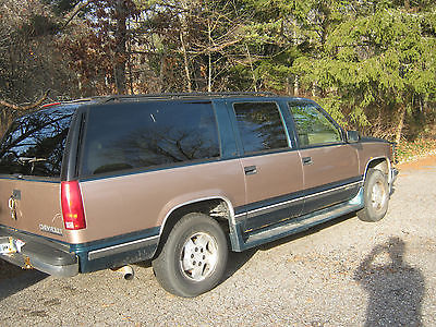 Chevrolet : Suburban 1995 chevy suburban 1500 4 wheel drive new jasper engine need rear end 24400 mi