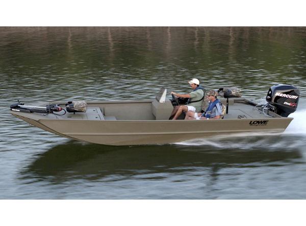 2015 LOWE BOATS Roughneck 2070 SC