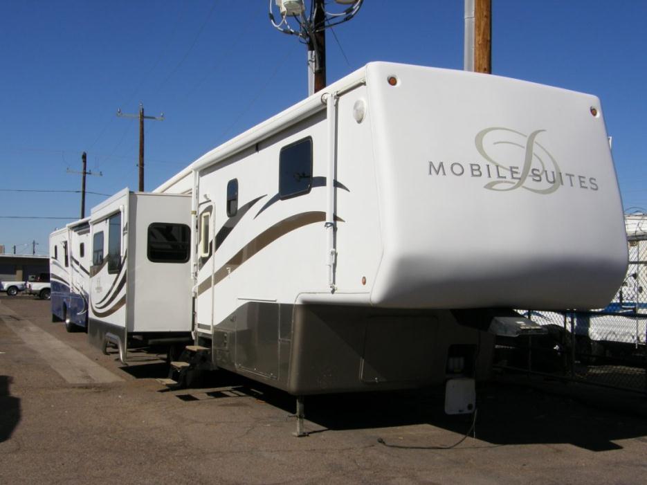 2004 Triple Slide Mobile Suite BY DOUBLETREE RV WHAT A BEAUTIFUL TRAILER