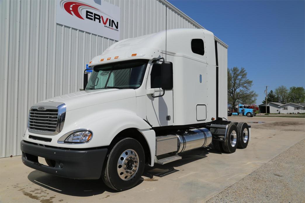 2016 Freightliner Cl12064st-Columbia 120