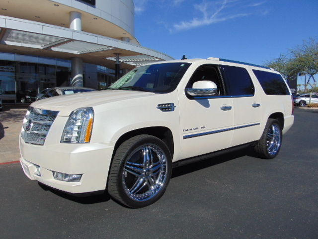 Cadillac : Escalade ESV PLATINUM 13 awd 4 wd white 6.2 l v 8 navigation dvd sunroof miles 26 k 3 rd row suv