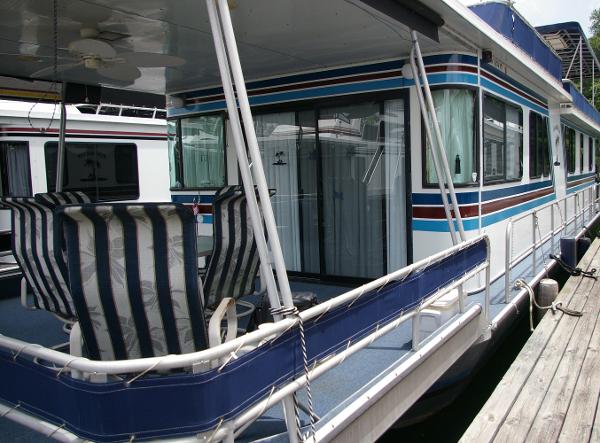 1987 Stardust Cruisers 16'x70' Houseboat