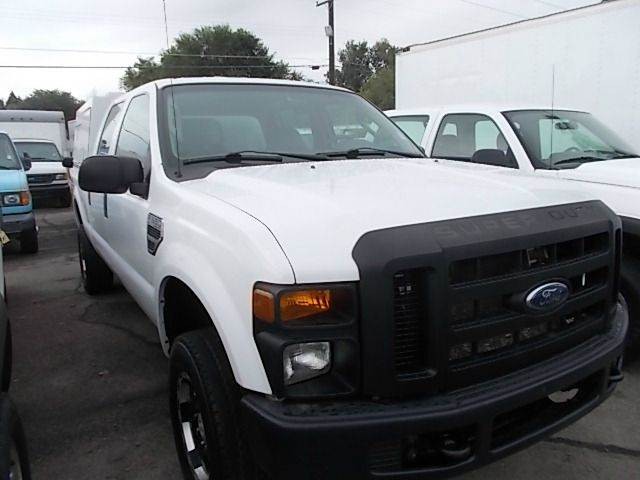 2008 Ford F-350 Super Duty XL 4dr Crew Cab 4WD SB