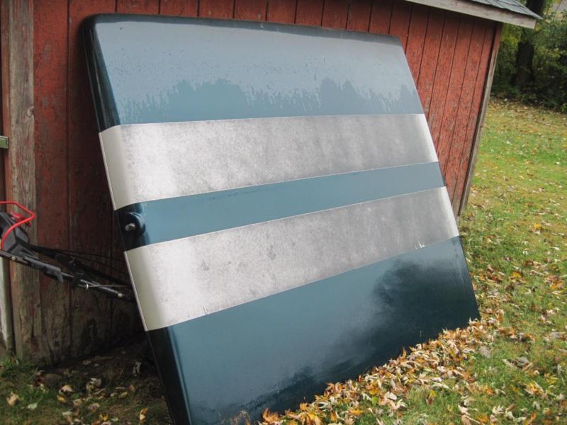 Dodge Ram locking truck bed cover w/lifters
