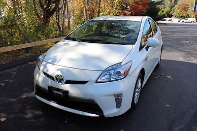 Toyota : Prius Plug-In Hatchback 4-Door 2014 toyota prius plug in auto navigation 17 k miles 55 mpg s