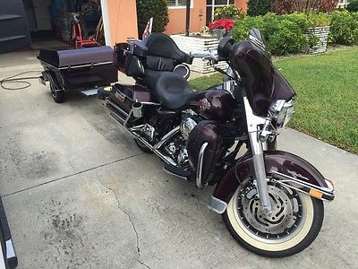 Harley-Davidson : Touring Harley Davidson Ultra Classic with Trailor