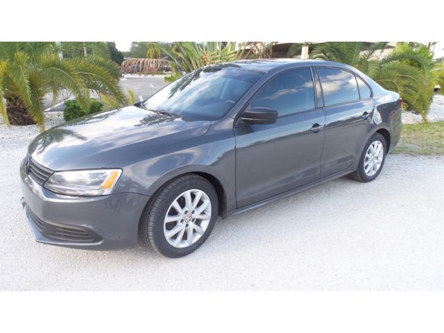 Volkswagen : Jetta BASE/S ,Air Bags,Air Conditioning,Alloy Wheels,Anti-lock brakes,Cloth Seats,Cruise Con