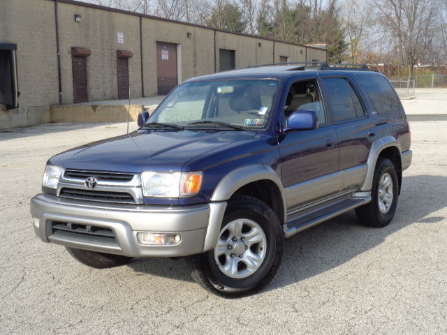 Toyota : 4Runner 4dr Limited 2001 toyota 4 runner limited low miles 1 owner accident free serviced at toyota
