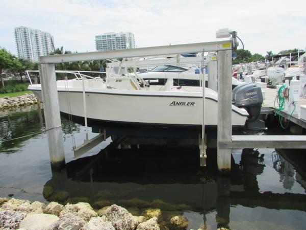 2009 Angler 2800 CD