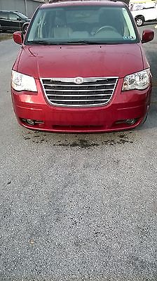 Chrysler : Town & Country 2008 town country touring edition make me a decent offer