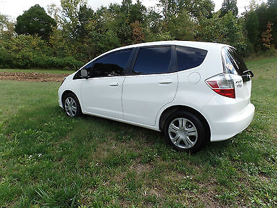 Honda : Fit Base Hatchback 4-Door 2010 honda fit 4 door 5 speed white tented windows 1.5 fuel inj 4 cyl base model