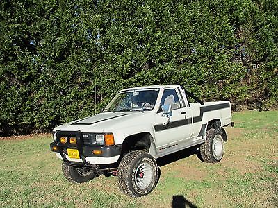 Toyota : Other 1985 toyota pickup truck national traveler