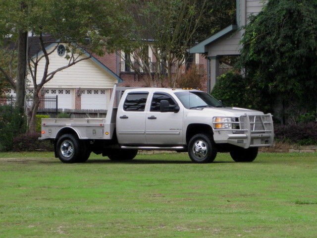 Chevrolet : Silverado 3500 4x4 DURAMAX CREW CAB DUALLY ( LT ) LOW MILEAGE! FLAT BED. 6.6L DIESEL... NAVIGATION. CLEAN