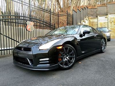 Nissan : GT-R Premium 6 k miles 2013 nissan gt r premium mint condition never tracked showroom cond