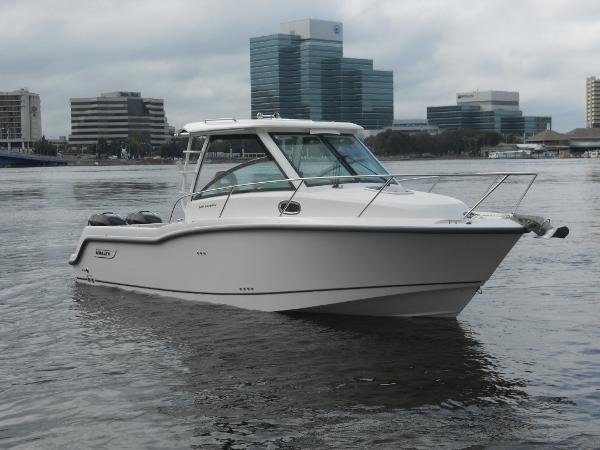 2015 Boston Whaler 285 Conquest