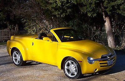 Chevrolet : SSR Luxury Sport 2004 chevrolet ssr like new inside and out