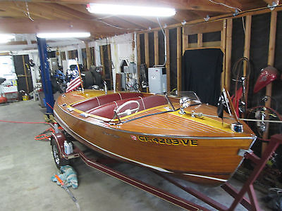 CLASSIC Chris Craft Deluxe Runabout Barrel back