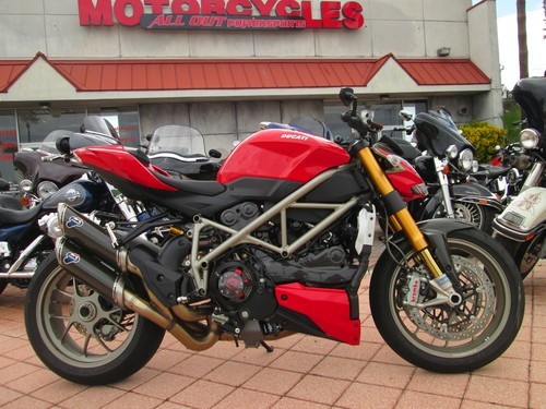 2015 Ducati M821 Stripe