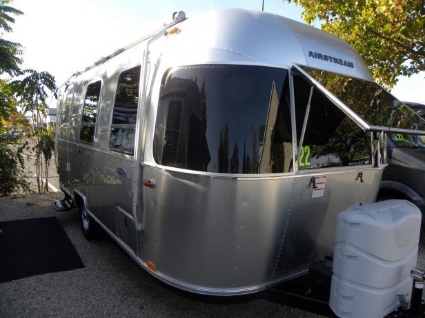 2016 Airstream 28 FLYING CLOUD