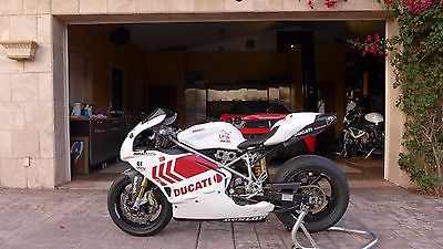 Ducati : Superbike DUCATI 999R Race Bike