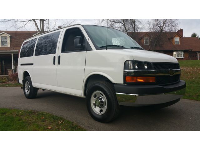 Chevrolet : Express LT 916 original miles lt package 12 passenger seating like new in every way save