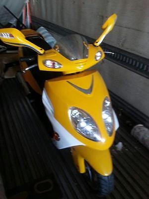 Other Makes Yellow 2008 Scooter 150 cc only 50 miles excellent condition clean title
