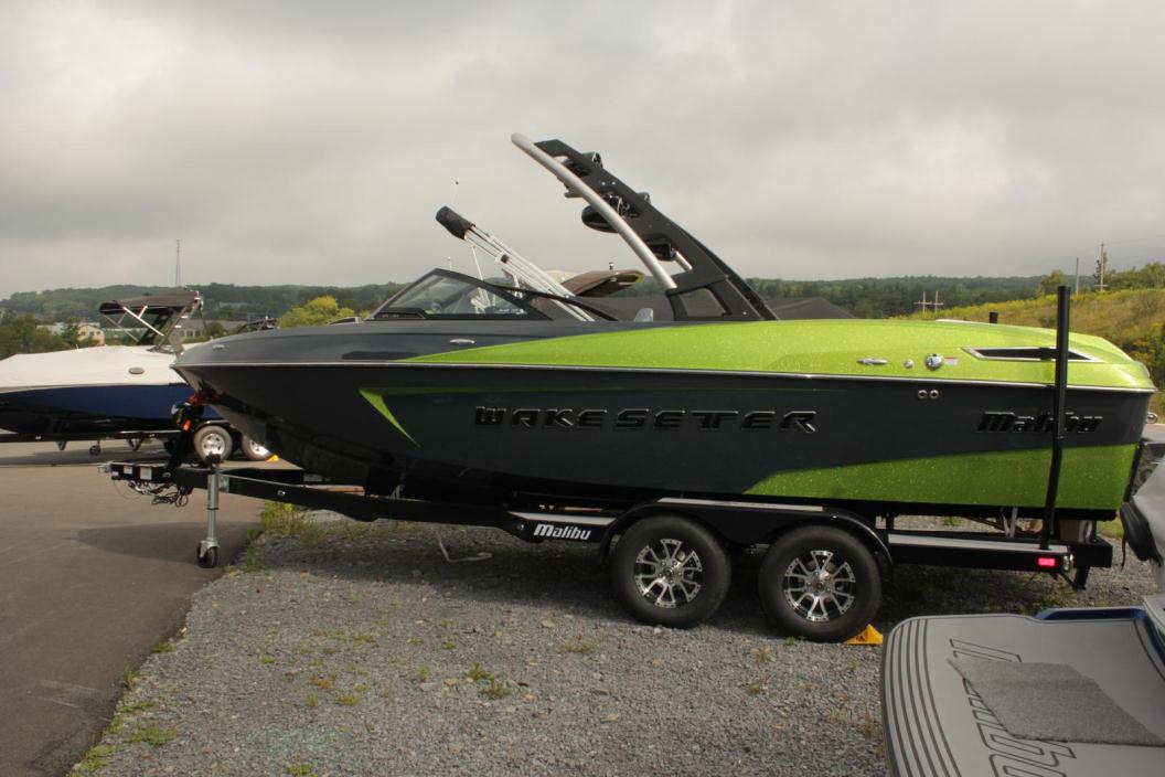 2016 Malibu Boats LLC 23 LSV WAKESETTER