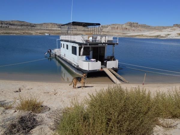 1973 Boatel Houseboat