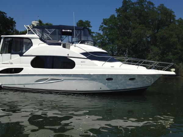 2004 Silverton Motor Yacht