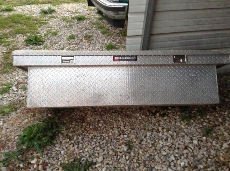 Aluminum tool box for a truck