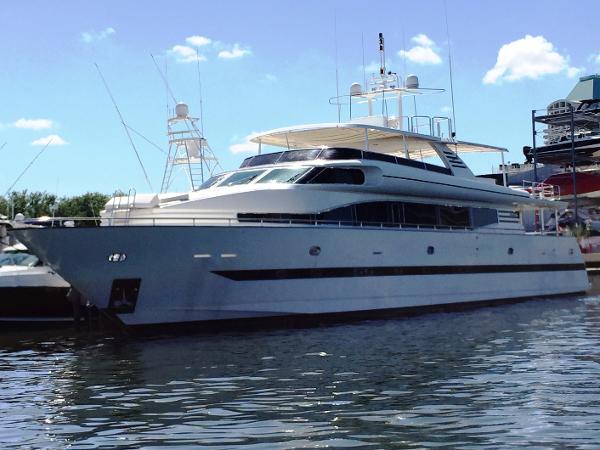 2000 Horizon Custom 4 Stateroom Motor Yacht