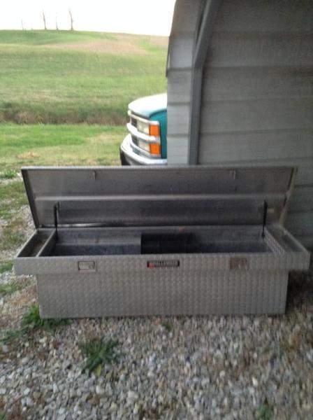 Aluminum tool box for a truck, 3
