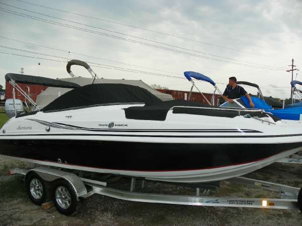 2013 HURRICANE BOATS SD 217 IO