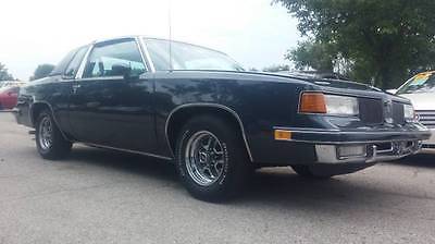 Oldsmobile : Cutlass Supreme 1988 oldsmobile cutlass supreme blue coupe extremely low miles v 8 307 88