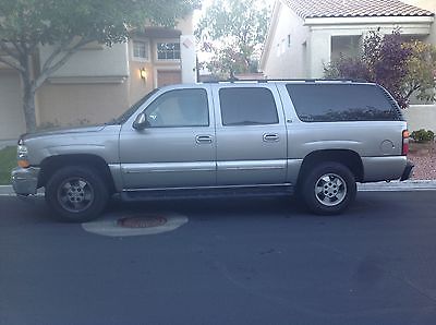 Chevrolet : Suburban LT 2002 chevrolet suburban 1500 lt sport utility 4 door 5.3 l 4 x 4 silver leather suv