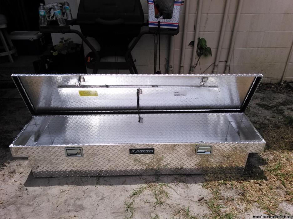LUND tool box for pick up truck bed 70 1/2 X 16 1/2 X 12, 0