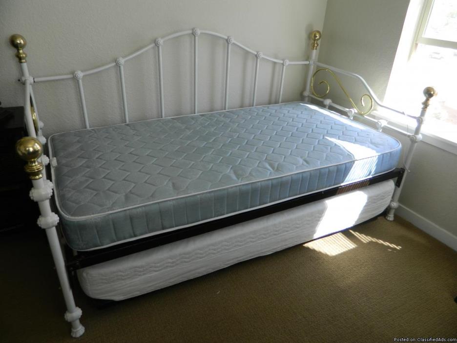 TRUNDLE BED, 2