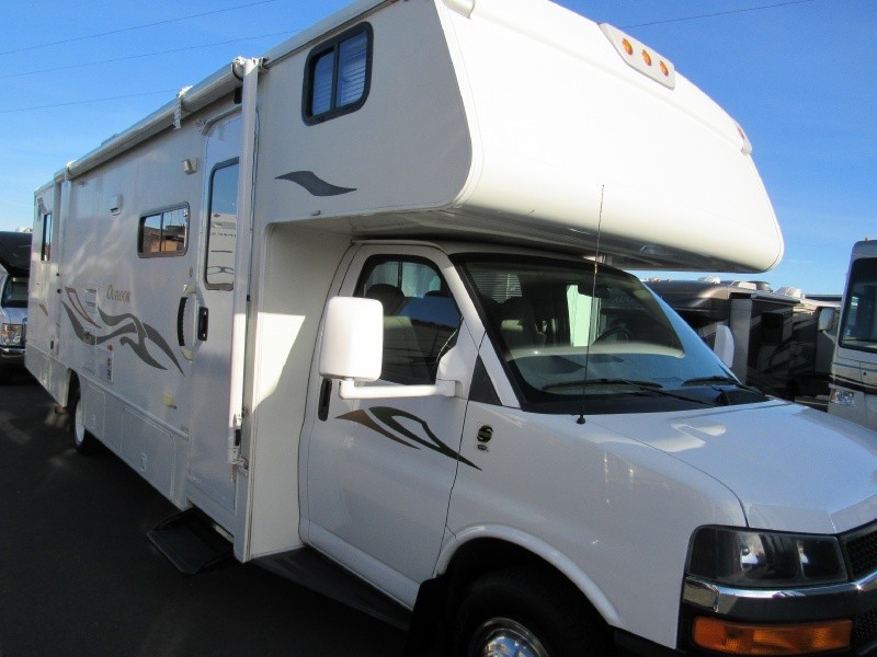 2007 Winnebago Outlook 31C