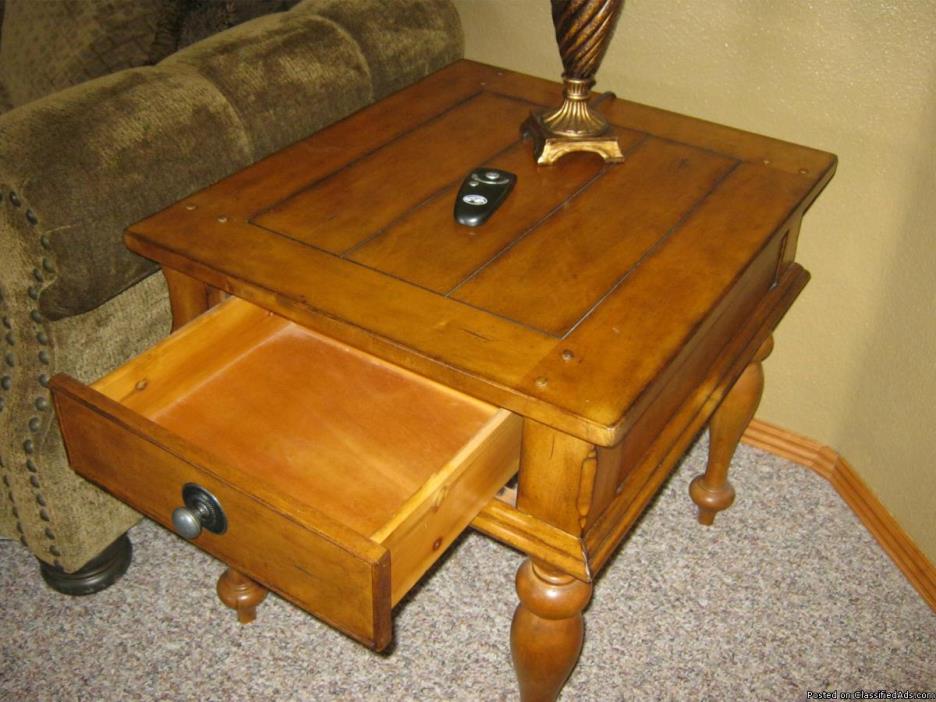 Coffee table & end tables, 2