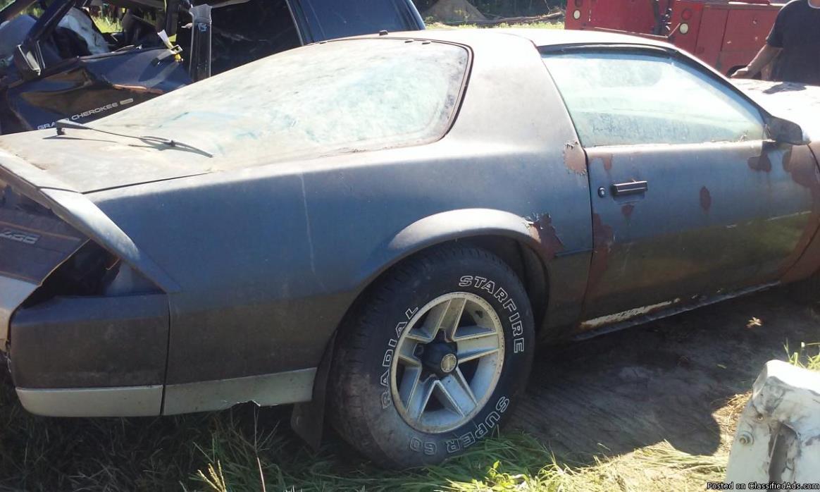Parting OUT - 1982 Chevy Camaro, 2