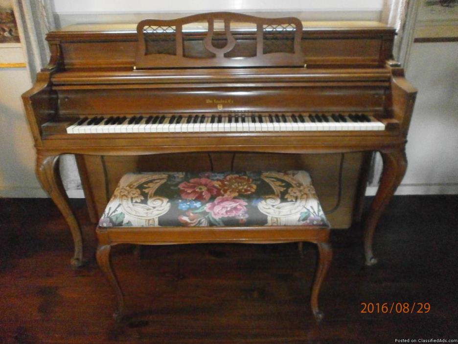 KNABE WALNUT CONSOLE PIANO (Used)