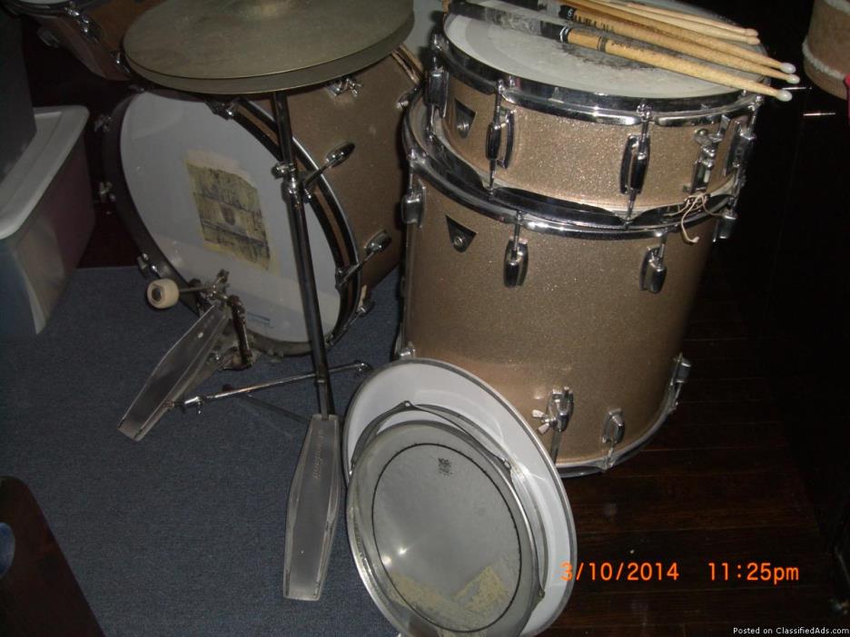 Vintage Drum set & records, 1
