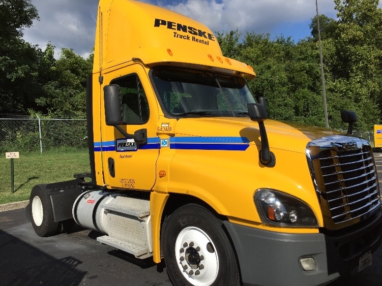 2013 Freightliner Cascadia 125  Conventional - Day Cab