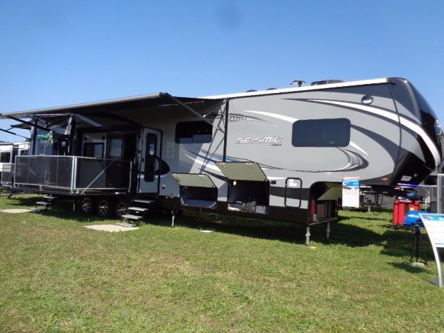 2017 Jayco SEISMIC 4113