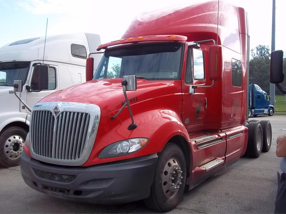 2011 International Prostar  Conventional - Sleeper Truck