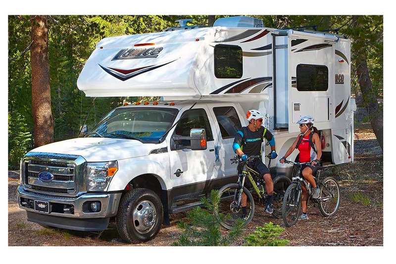 2017 Lance Truck Campers 825