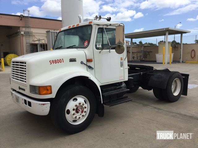 1999 International 4900  Conventional - Day Cab