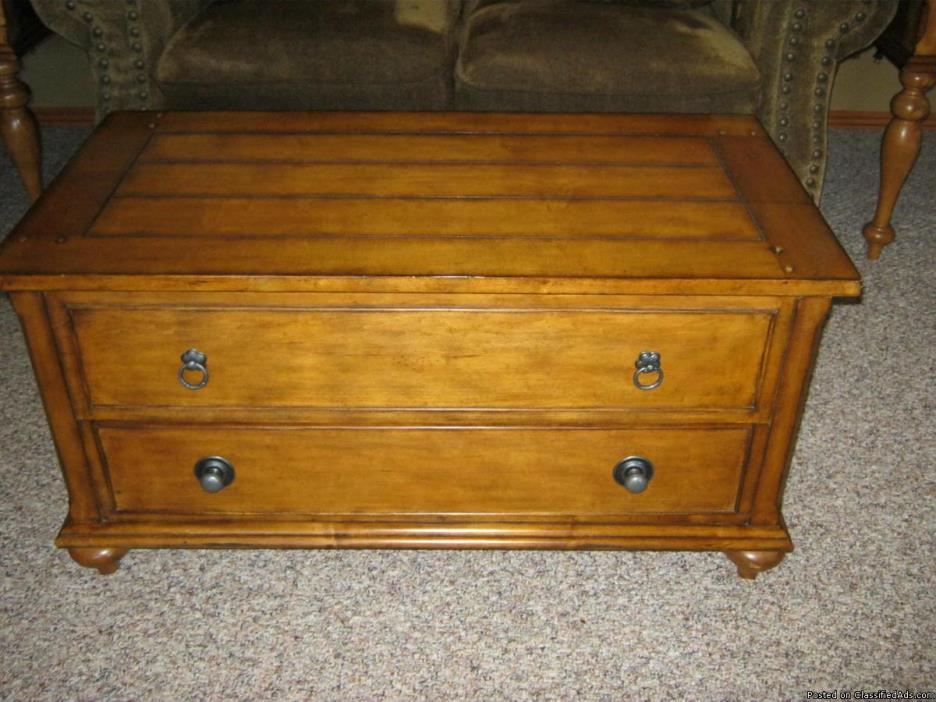 Coffee table & end tables, 0