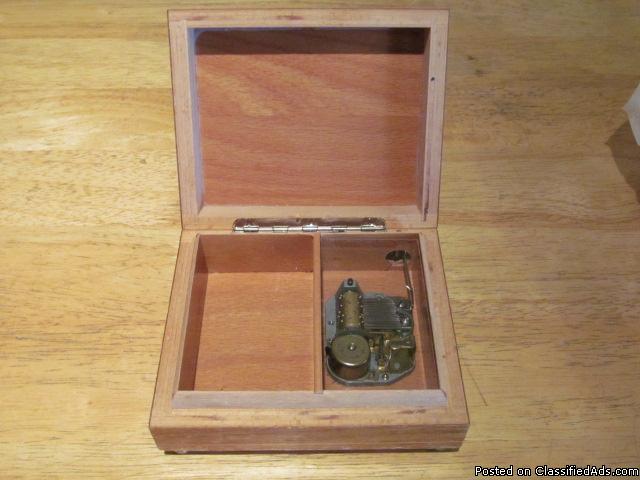 REUGE WOODEN MUSIC BOX, 2